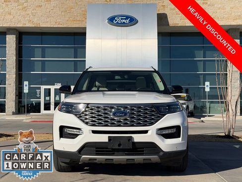 Used 2023 Ford Explorer Platinum w/ Technology Package image 2