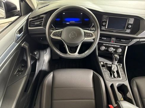 Used 2023 Volkswagen Jetta SE image 22
