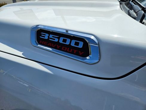 Used 2024 RAM 3500 SLT w/ Quick Order Package 2YG SLT AWD/4WD image 11
