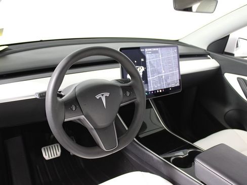 Used 2021 Tesla Model Y Long Range image 7