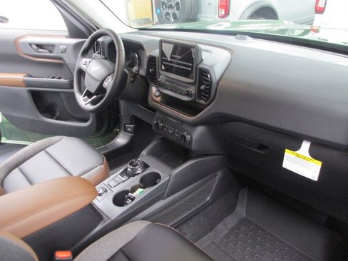 New 2024 Ford Bronco Sport Outer Banks w/ Tech Package image 24