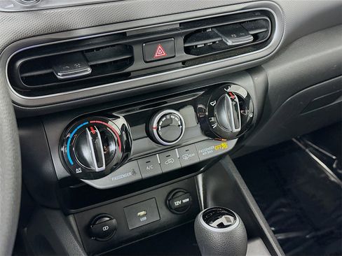 Used 2023 Hyundai Kona SEL image 15