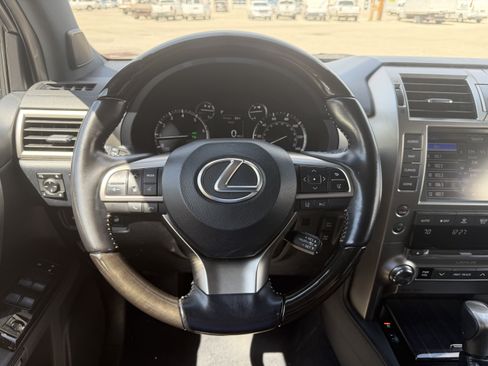 Used 2021 Lexus GX 460 Premium w/ Premium Package AWD/4WD image 17
