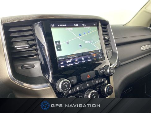 Used 2019 RAM 1500 Laramie AWD/4WD image 3