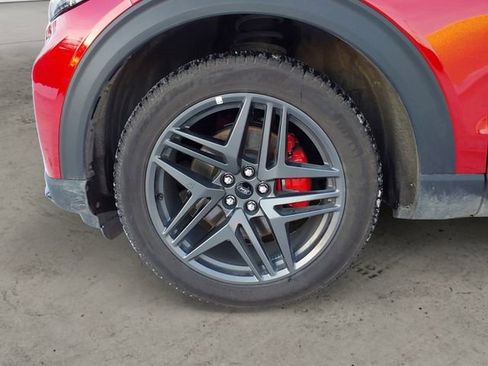 Used 2025 Ford Explorer ST-Line w/ Premium Package image 14