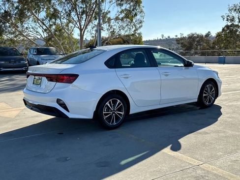 Used 2023 Kia Forte LXS image 6