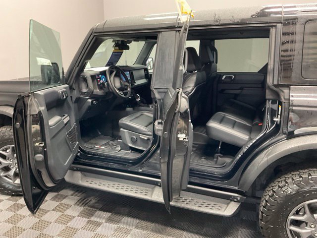 Used 2025 Ford Bronco Badlands AWD/4WD image 14