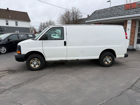 Used 2015 Chevrolet Express 2500 RWD image 8