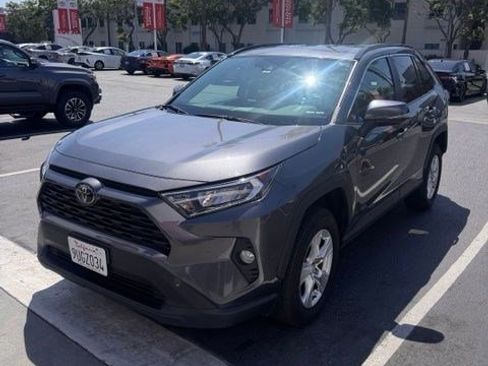 Used 2021 Toyota RAV4 XLE w/ XLE Grade Weather Package AWD/4WD image 1