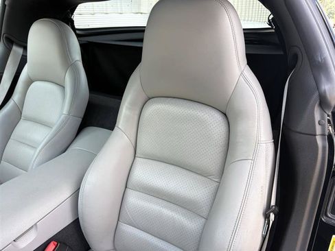 Used 2006 Chevrolet Corvette Coupe w/ Preferred Equipment Group RWD image 30