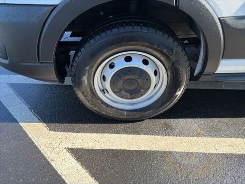 Used 2023 Ford Transit 250 Medium Roof image 19