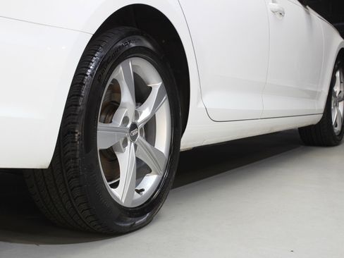 Used 2019 Audi A4 2.0T Premium w/ Convenience Package image 19