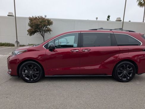 Certified 2022 Toyota Sienna XSE w/ XSE Plus Package FWD image 9