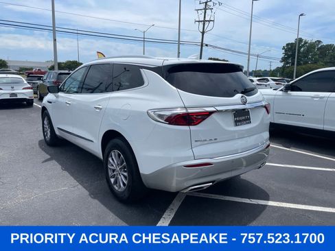 Used 2023 Buick Enclave Essence FWD image 3