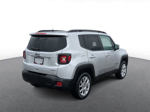 Used 2019 Jeep Renegade Latitude w/ Cold Weather Group image 8