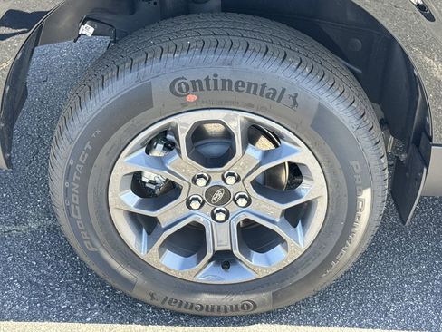 New 2025 Ford Maverick XLT image 17