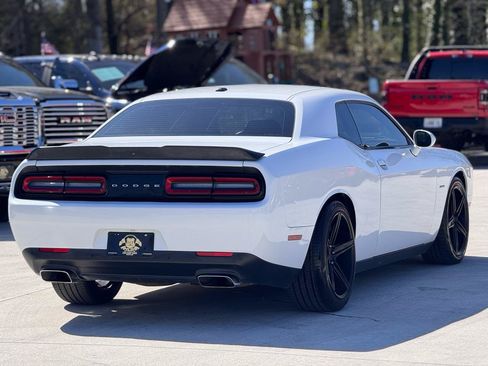 Used 2015 Dodge Challenger R/T RWD image 7