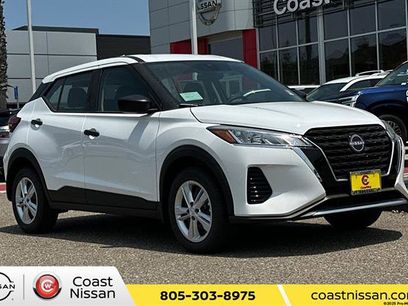 New 2025 Nissan Kicks Play S
