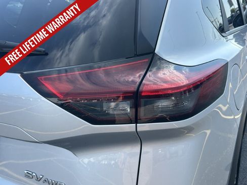 Used 2023 Nissan Rogue SV AWD/4WD image 13