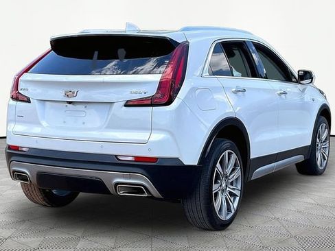 Used 2023 Cadillac XT4 Premium Luxury w/ Technology Package AWD/4WD image 5