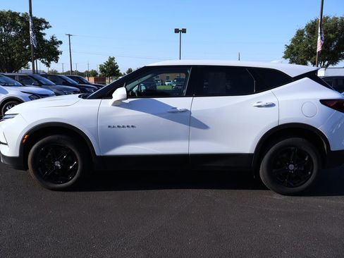 Used 2025 Chevrolet Blazer LT AWD/4WD image 2