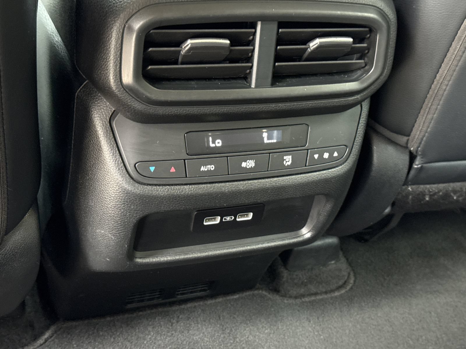 Used 2023 Honda Pilot Touring image 13