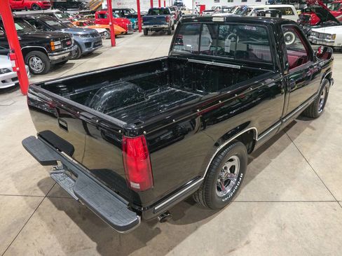 Used 1990 Chevrolet Silverado 1500 2WD Regular Cab image 17