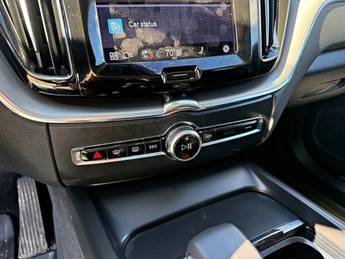 Used 2023 Volvo XC60 B5 Core w/ Climate Package image 17