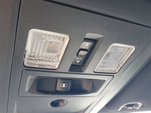 Used 2017 RAM 1500 Limited image 30