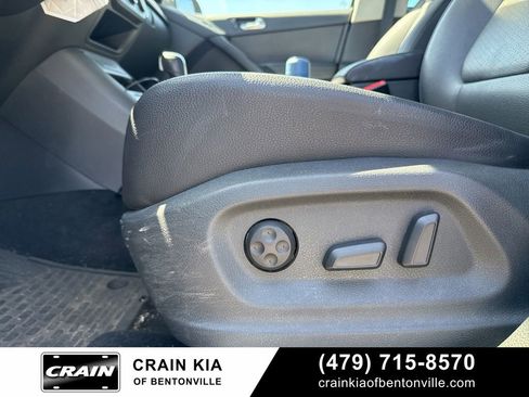 Used 2016 Volkswagen Tiguan SE image 19