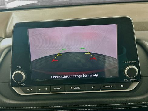 Used 2023 Nissan Rogue S image 21