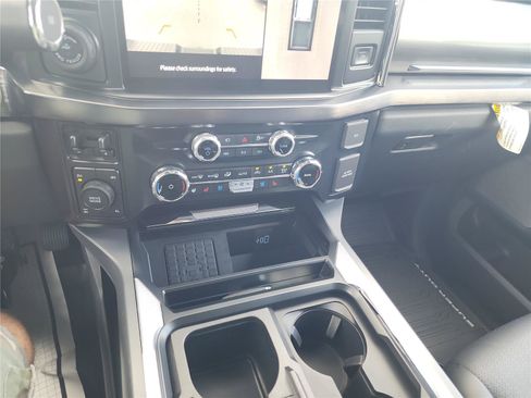 Used 2025 Ford F250 Lariat w/ Lariat Ultimate Package AWD/4WD image 35