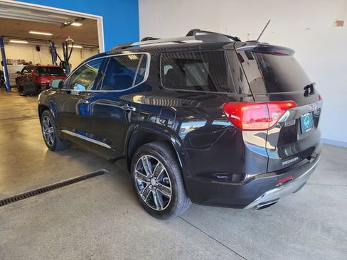 Used 2019 GMC Acadia Denali w/ Technology Package FWD image 2