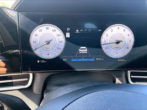 Used 2024 Hyundai Elantra Limited FWD image 20