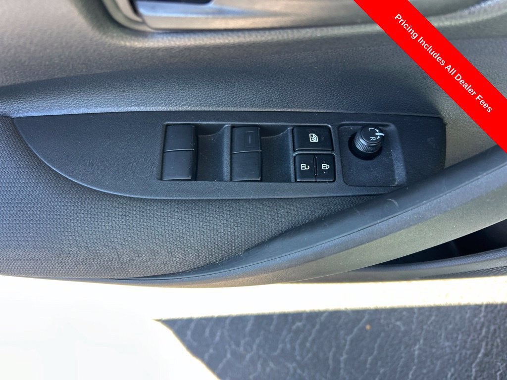 Used 2024 Toyota Corolla LE FWD image 5
