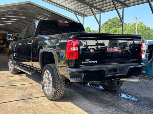Used 2018 GMC Sierra 2500 Denali w/ Duramax Plus Package AWD/4WD image 2