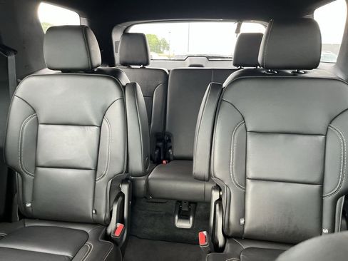 Used 2023 Chevrolet Traverse LT AWD/4WD image 21