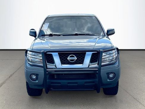 Used 2021 Nissan Frontier SV RWD image 2