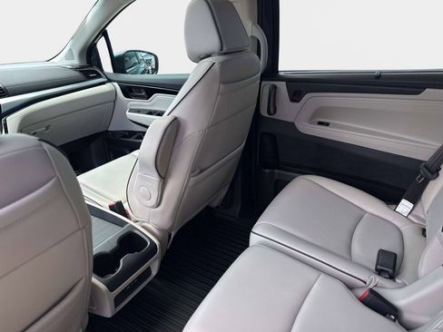 Certified 2025 Honda Odyssey Touring image 14