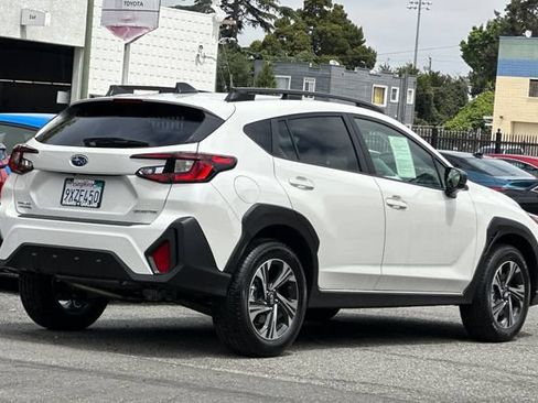 Used 2025 Subaru Crosstrek 2.5i Premium AWD/4WD image 4