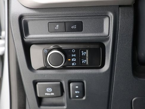 Used 2024 Ford Expedition Max XLT image 29