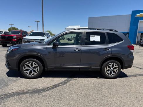 Used 2024 Subaru Forester Premium AWD/4WD image 10