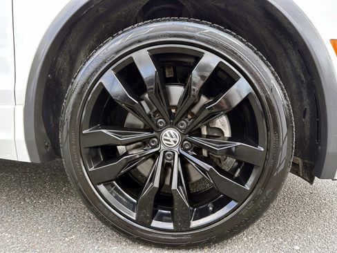 Used 2021 Volkswagen Tiguan SE R-Line AWD/4WD image 6