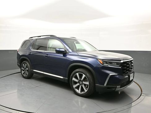 Certified 2024 Honda Pilot Touring image 4