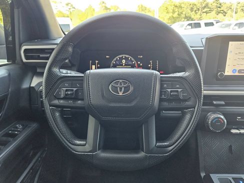 Used 2025 Toyota Tacoma SR AWD/4WD image 16