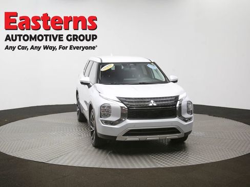 Used 2024 Mitsubishi Outlander SE image 52