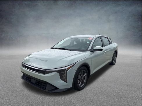 Used 2025 Kia K4 FWD image 3