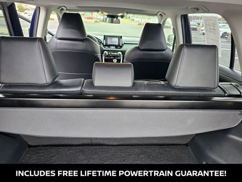 Used 2020 Toyota RAV4 XLE Premium image 12