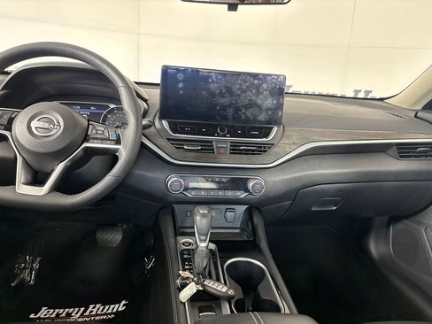 Used 2023 Nissan Altima 2.5 SL AWD/4WD image 23