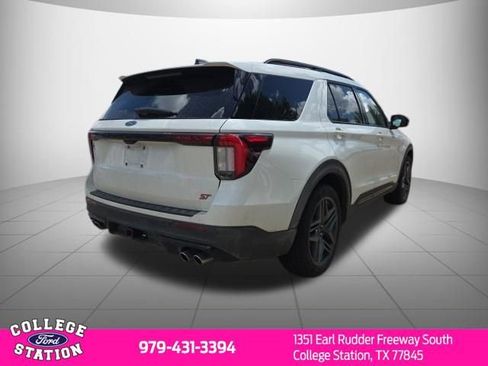 Used 2025 Ford Explorer ST w/ Sun And Sound Package AWD/4WD image 4